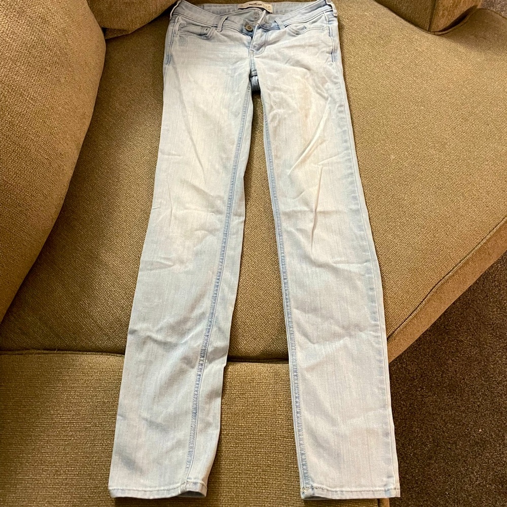 Hollister light wash straight leg jeans size 1R